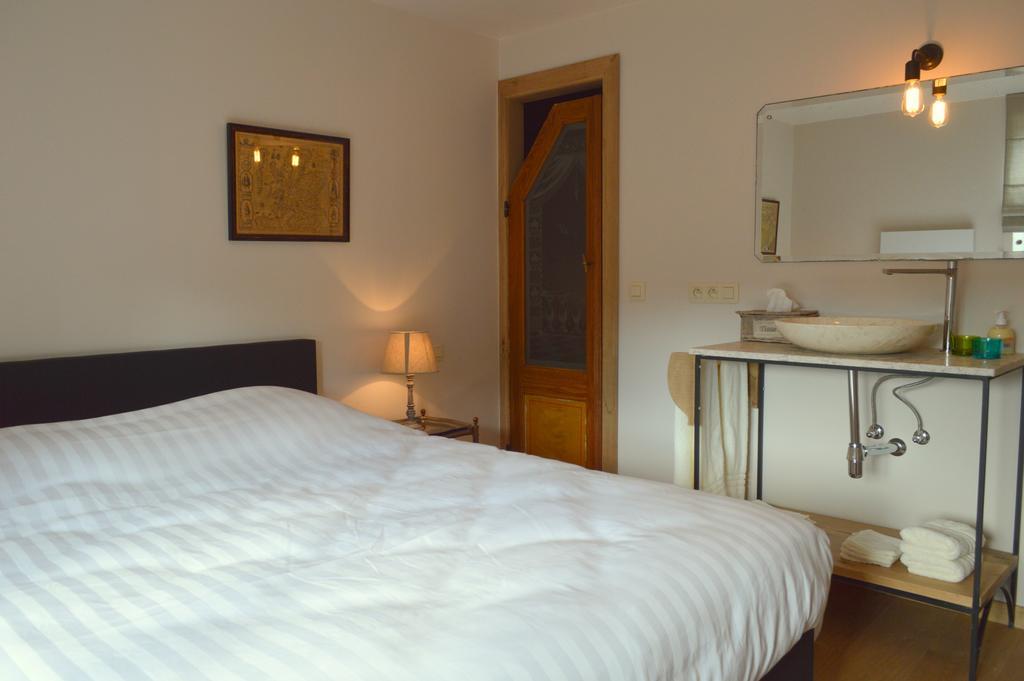 B&B Le Vieux Marronnier Foy-Notre-Dame Rum bild